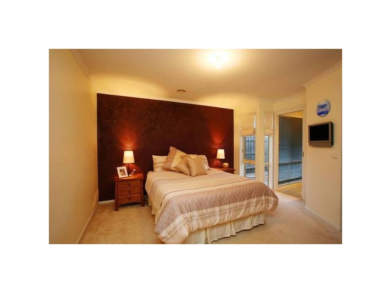 13 Langbourne Drive, Narre Warren South VIC 3805