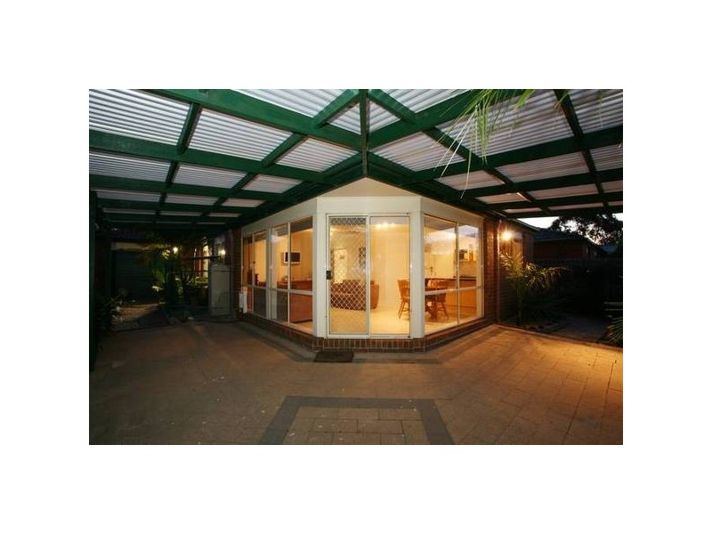 13 Langbourne Drive, Narre Warren South VIC 3805