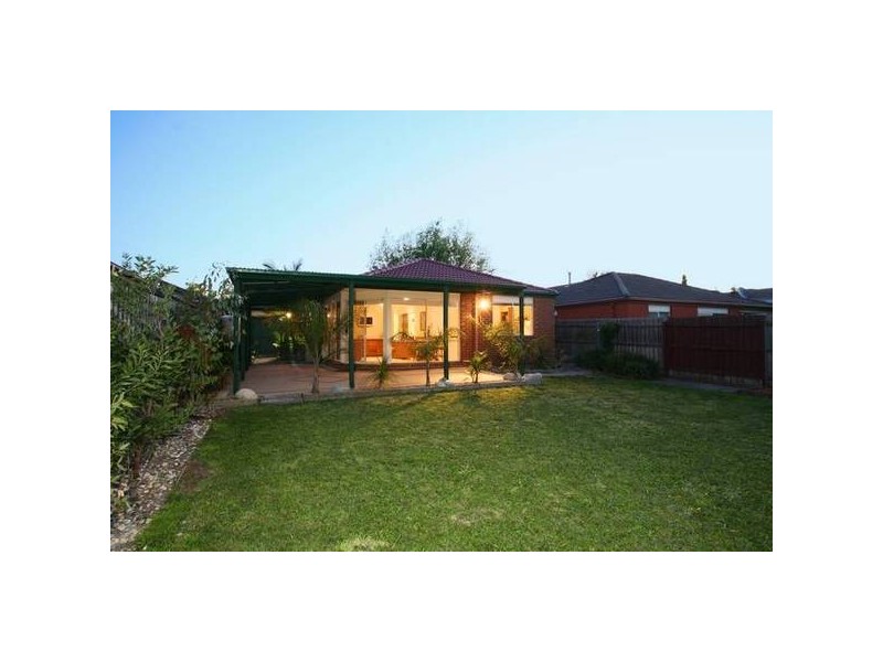 13 Langbourne Drive, Narre Warren South VIC 3805