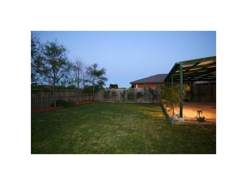 13 Langbourne Drive, Narre Warren South VIC 3805