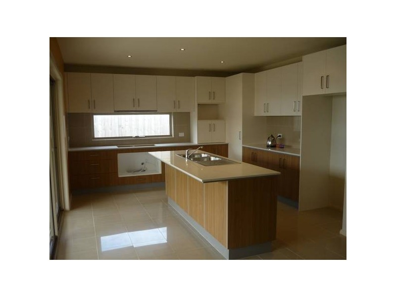 6 Cherrywood Way, Narre Warren South VIC 3805