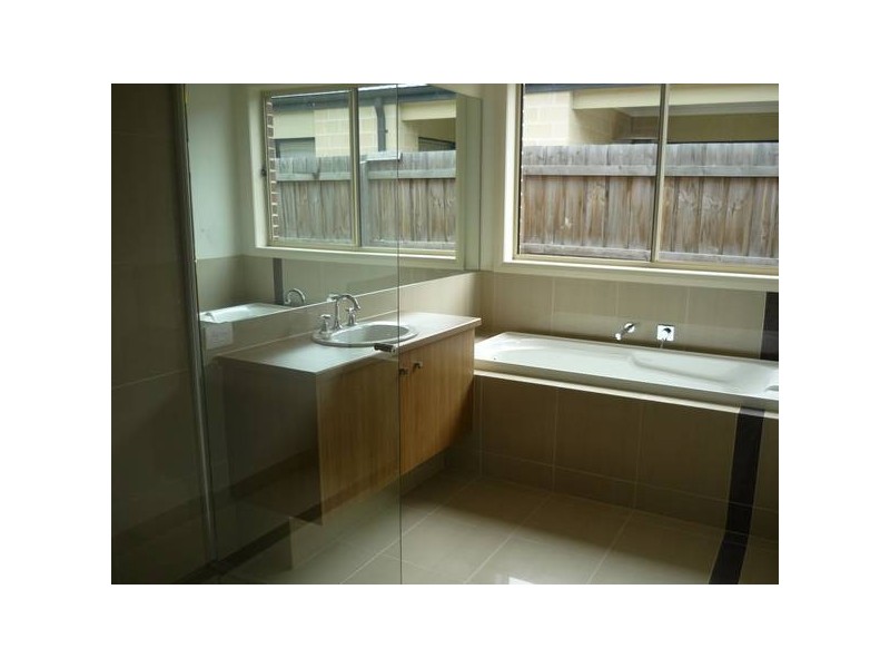 6 Cherrywood Way, Narre Warren South VIC 3805