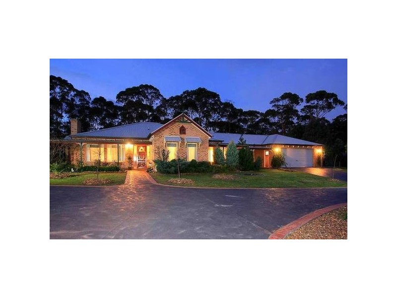 4 Bellbird Place, Lysterfield South VIC 3156