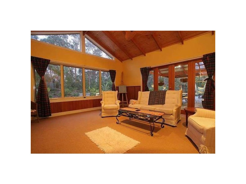 4 Bellbird Place, Lysterfield South VIC 3156