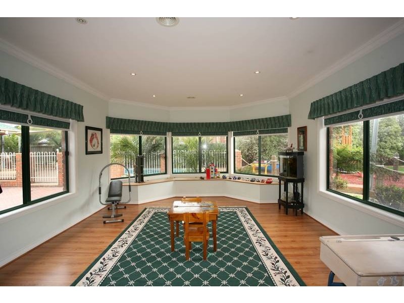 1 Cleveland Close, Narre Warren North VIC 3804