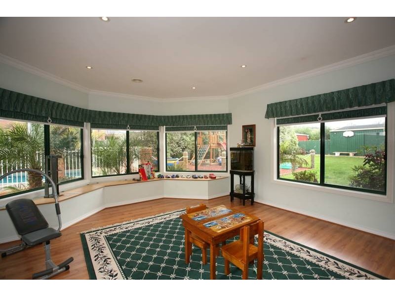 1 Cleveland Close, Narre Warren North VIC 3804