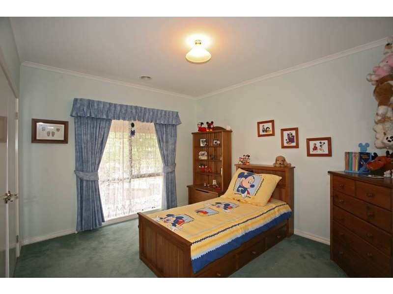 1 Cleveland Close, Narre Warren North VIC 3804