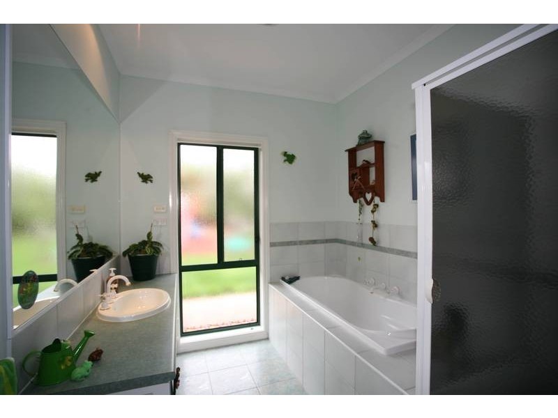 1 Cleveland Close, Narre Warren North VIC 3804