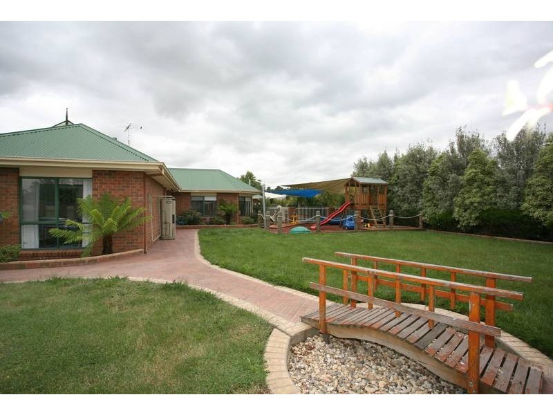 1 Cleveland Close, Narre Warren North VIC 3804