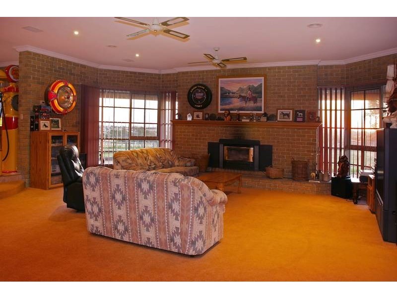 390 Pound Road, Narre Warren South VIC 3805