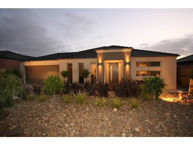 49 Von Nida Drive, Cranbourne North VIC 3977
