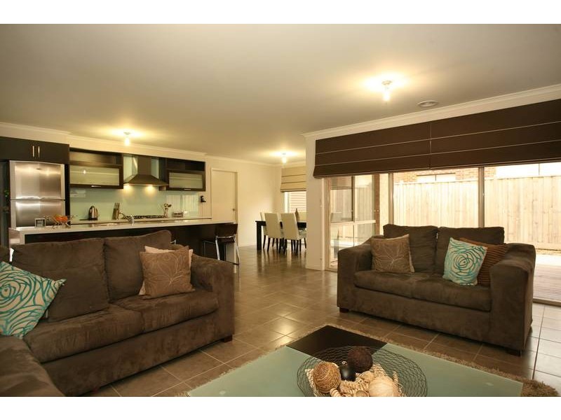 49 Von Nida Drive, Cranbourne North VIC 3977