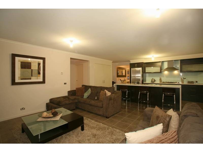 49 Von Nida Drive, Cranbourne North VIC 3977