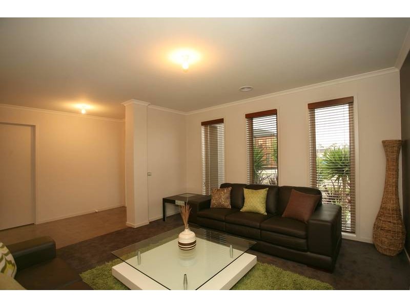 49 Von Nida Drive, Cranbourne North VIC 3977
