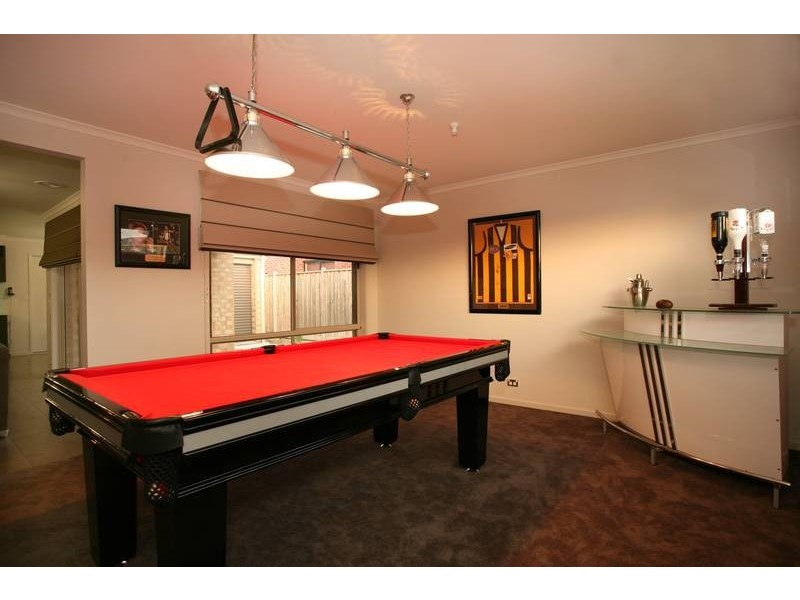 49 Von Nida Drive, Cranbourne North VIC 3977