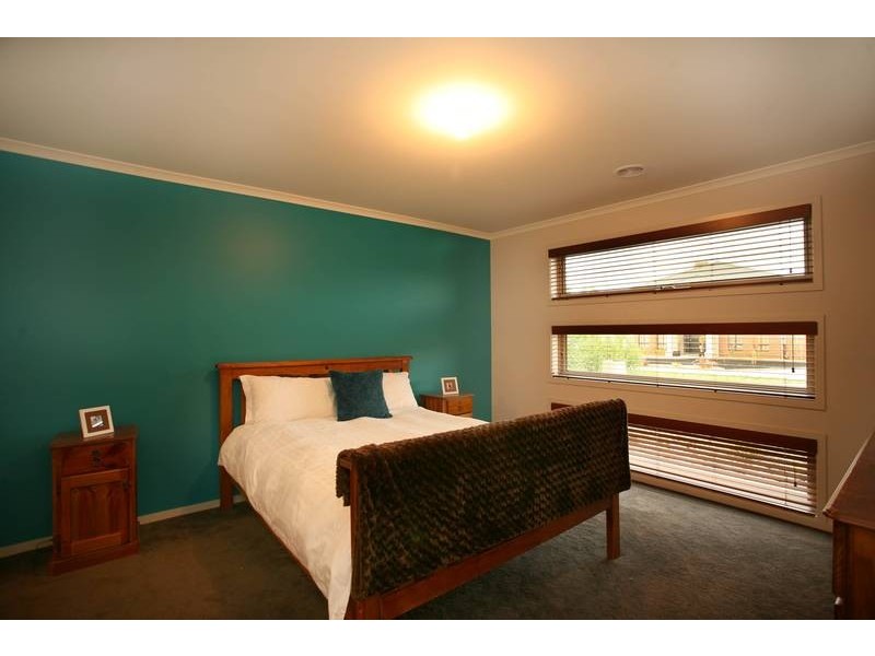 49 Von Nida Drive, Cranbourne North VIC 3977