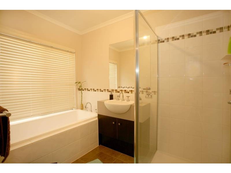 49 Von Nida Drive, Cranbourne North VIC 3977