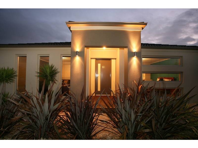 49 Von Nida Drive, Cranbourne North VIC 3977