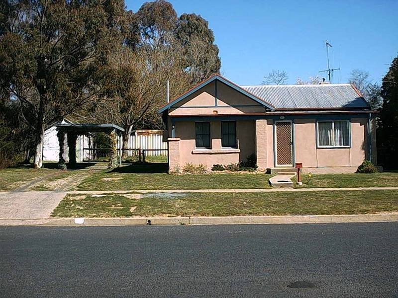 13 Carcoar Street, Blayney NSW 2799