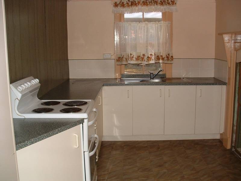 13 Carcoar Street, Blayney NSW 2799