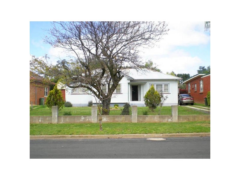 11 Barrett Street, Orange NSW 2800