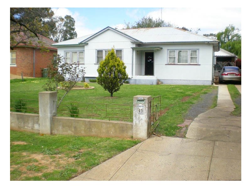 11 Barrett Street, Orange NSW 2800