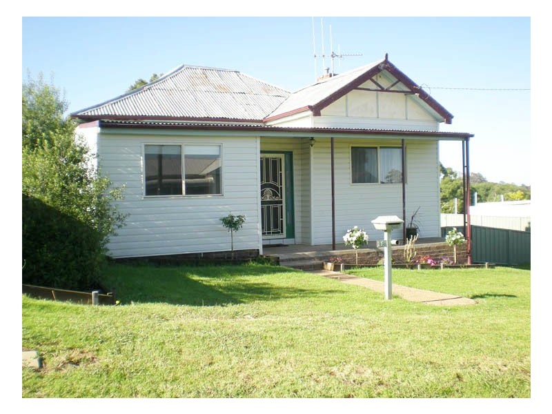 18 Crowson Street, Millthorpe NSW 2798