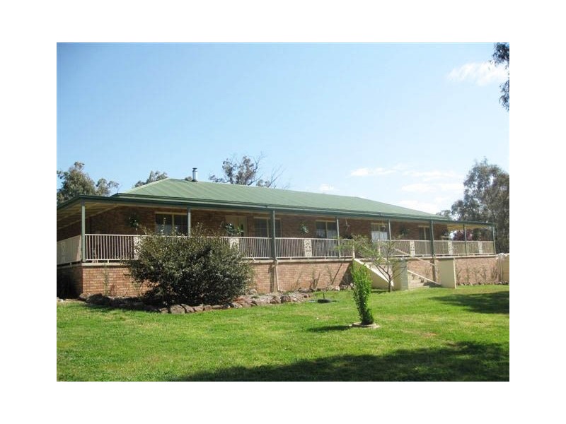 - Packham Drive, Molong NSW 2866