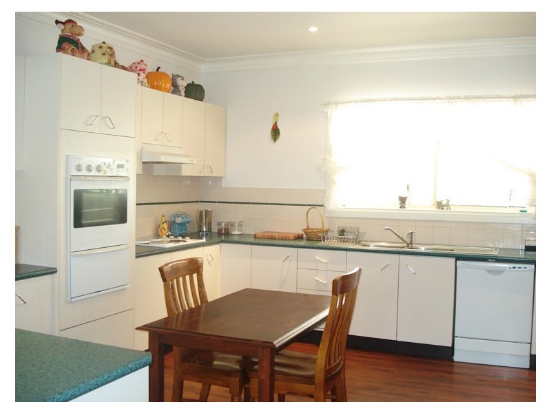 - Packham Drive, Molong NSW 2866