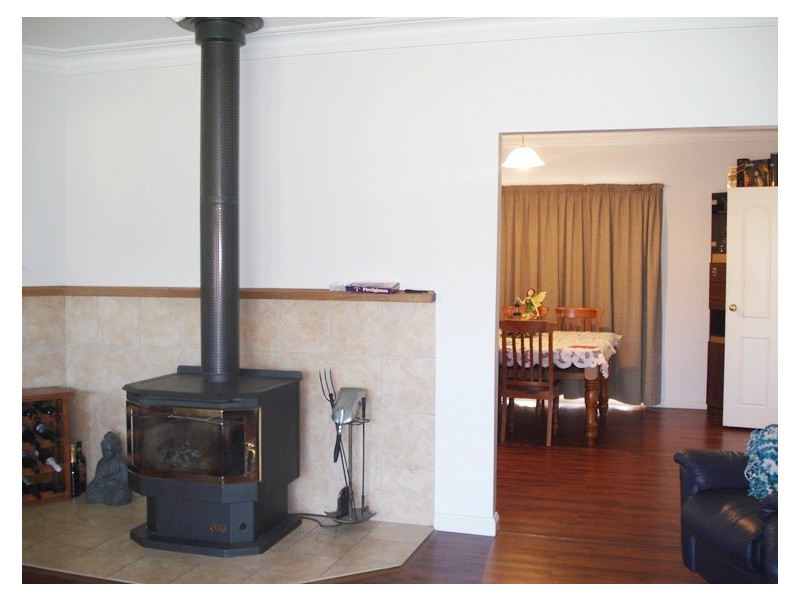 - Packham Drive, Molong NSW 2866