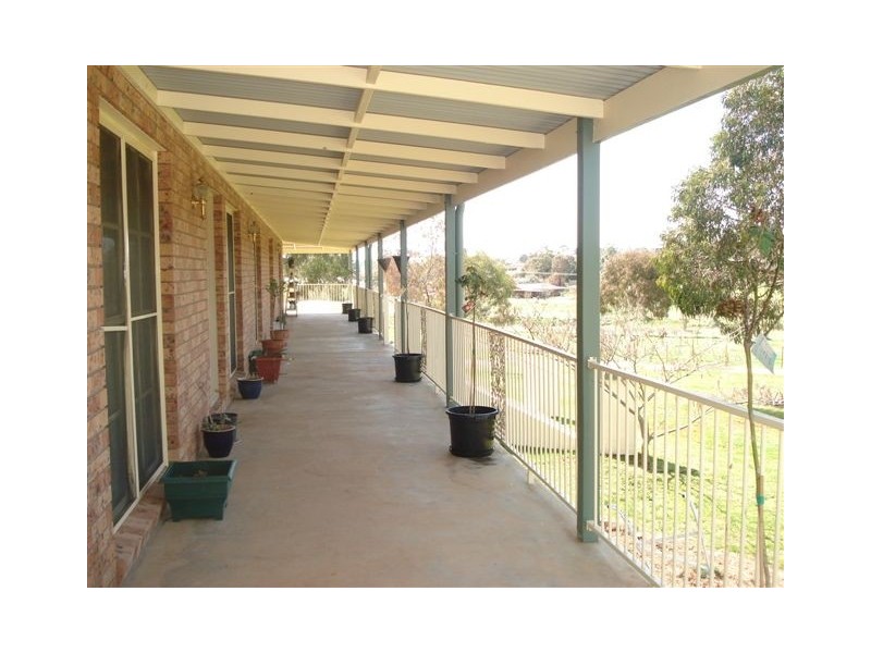 - Packham Drive, Molong NSW 2866