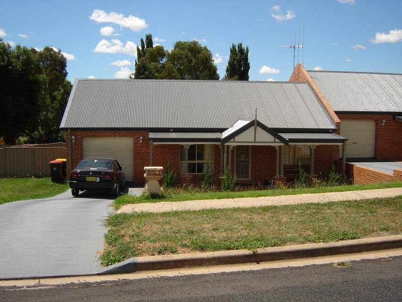 1/24 Polona Street, Blayney NSW 2799