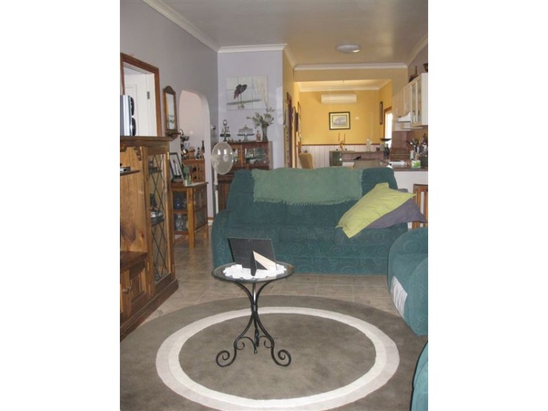 9 William Street, Molong NSW 2866