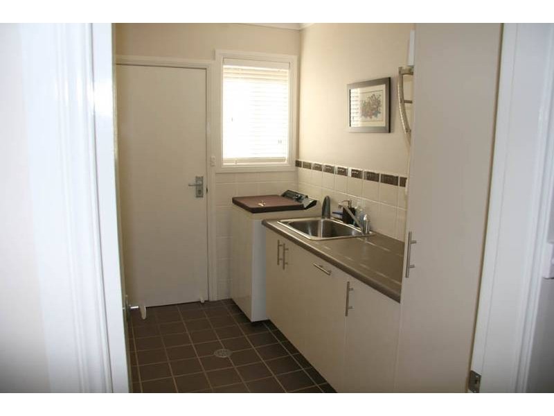 18 Lisbon Circuit, Orange NSW 2800