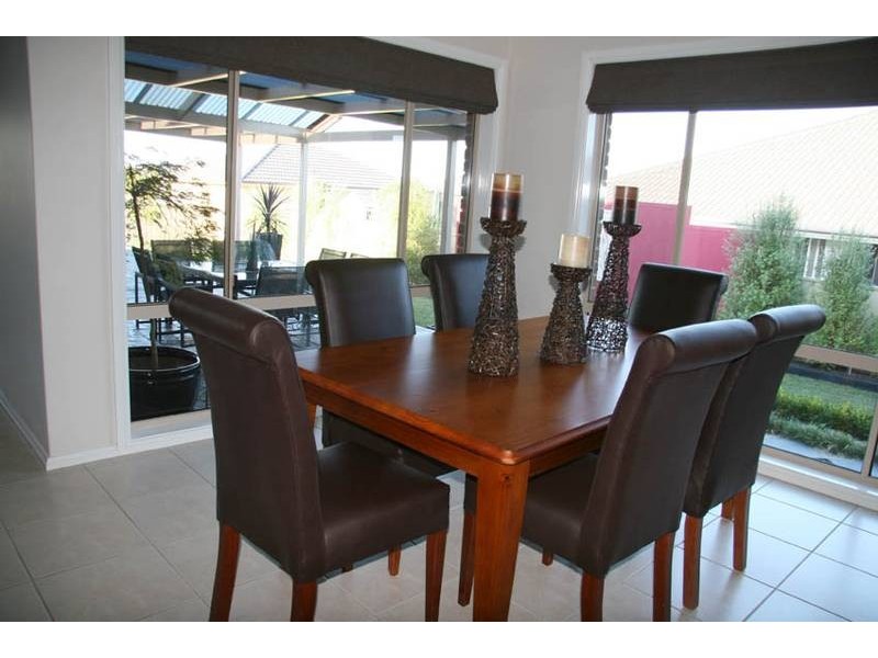 18 Lisbon Circuit, Orange NSW 2800