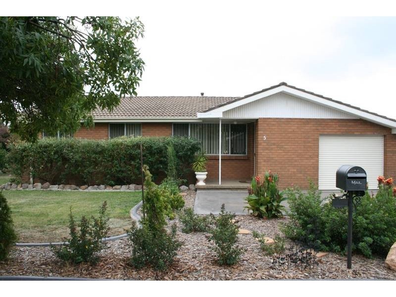5 Morobe Place, Orange NSW 2800