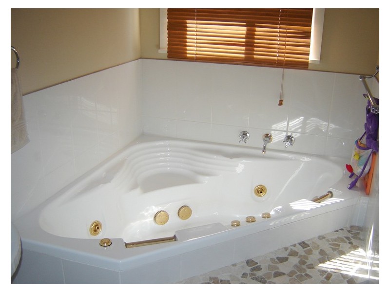 18 Hanover Crescent, Blayney NSW 2799