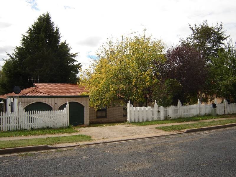 10 Hanover Crescent, Blayney NSW 2799