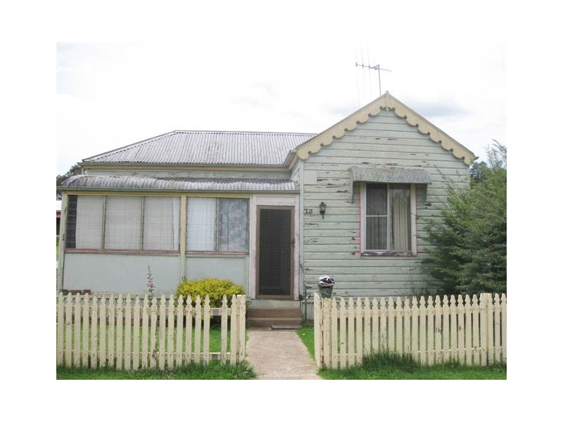 10 Betts Street, Molong NSW 2866