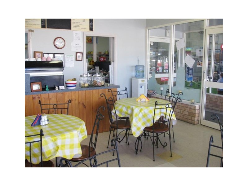 - Kiewa Street, Manildra NSW 2865