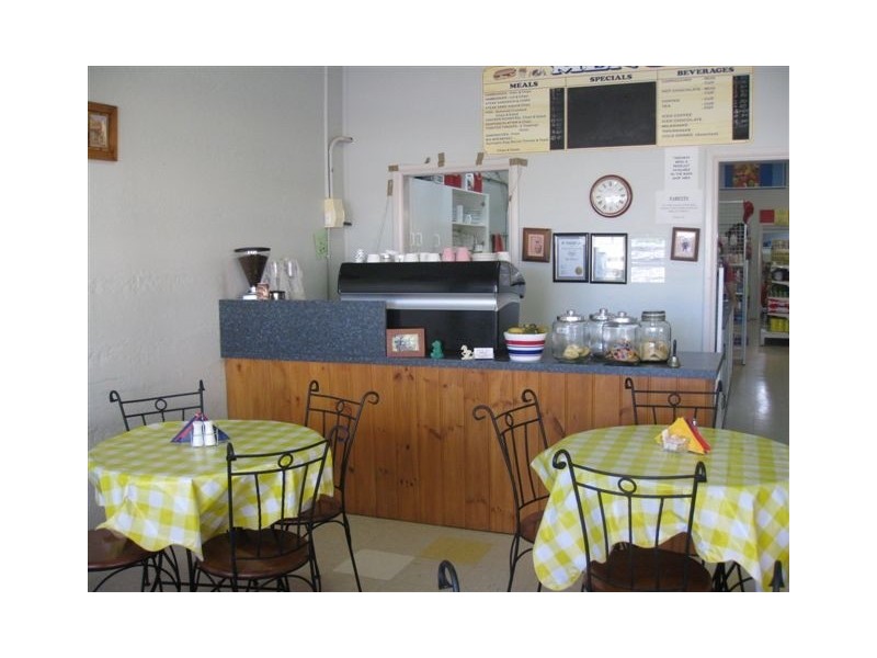 - Kiewa Street, Manildra NSW 2865