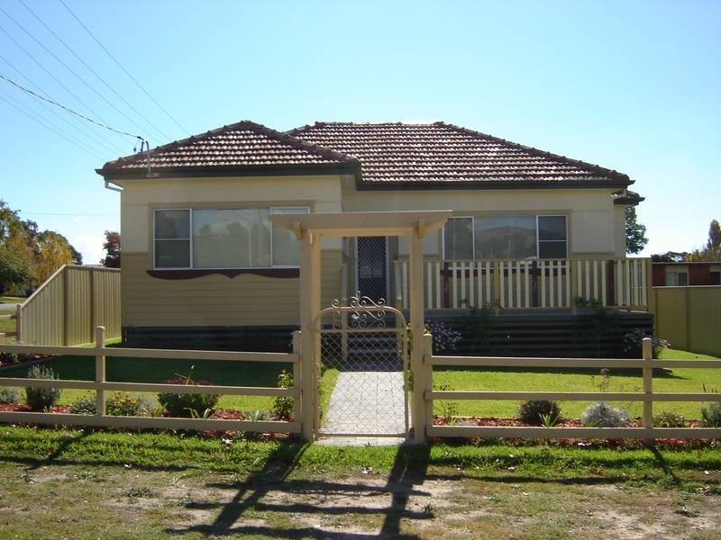 22 Carcoar Street, Blayney NSW 2799