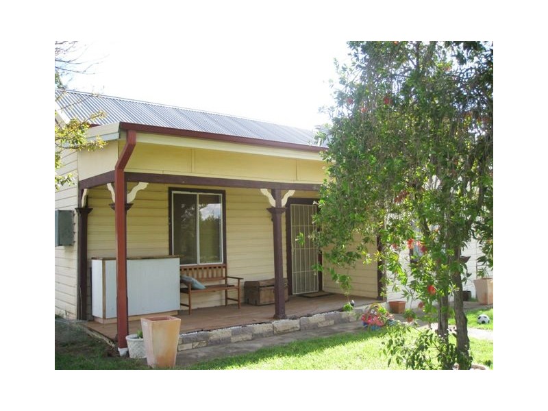 19 Molong Street, Manildra NSW 2865