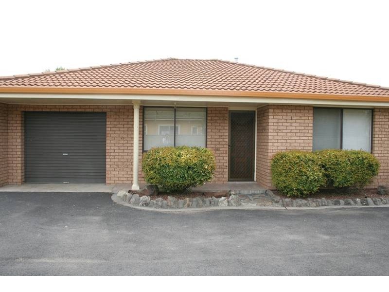 1/374 Summer Street East, Orange NSW 2800