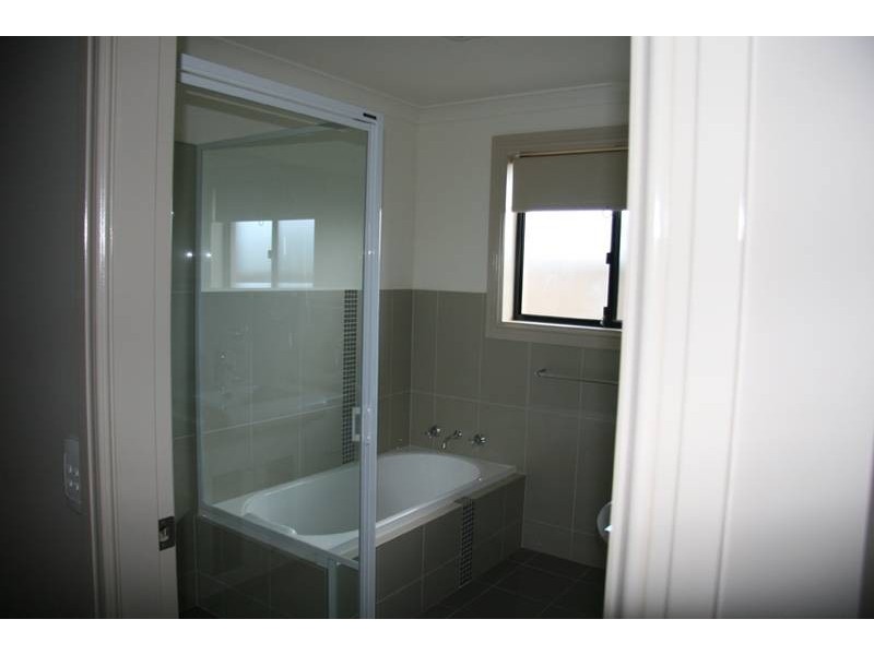 15 Botanic Way, Orange NSW 2800