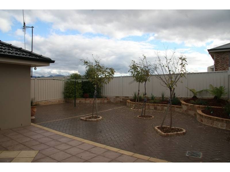 15 Botanic Way, Orange NSW 2800