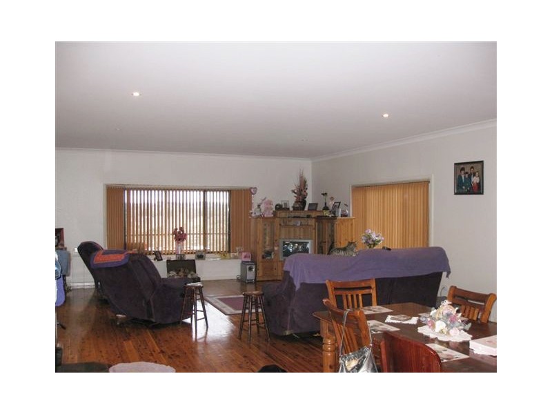 - Mitchell Highway, Molong NSW 2866