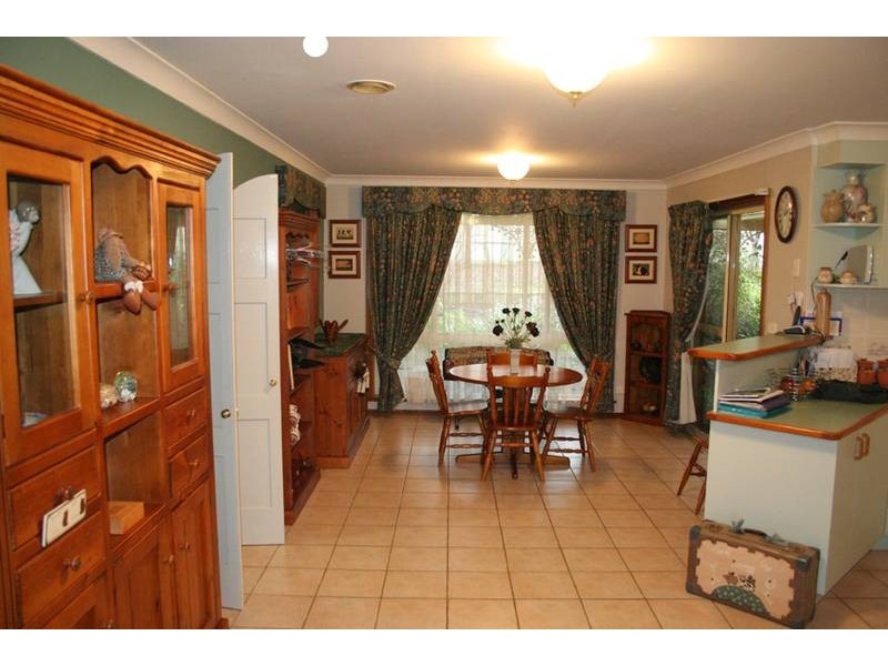 7 Amana Circuit, Orange NSW 2800