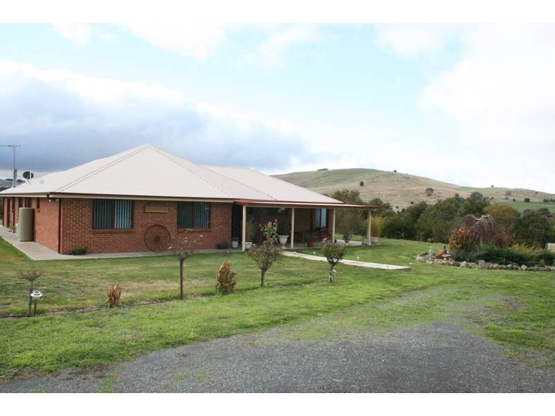 329 Browns Creek Road, Blayney NSW 2799