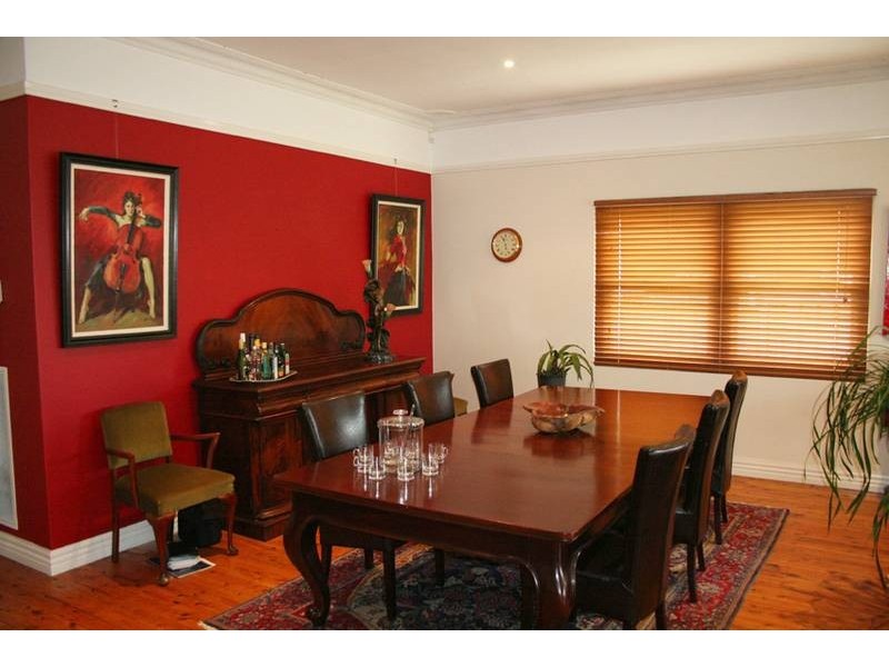 303 Lords Place, Orange NSW 2800